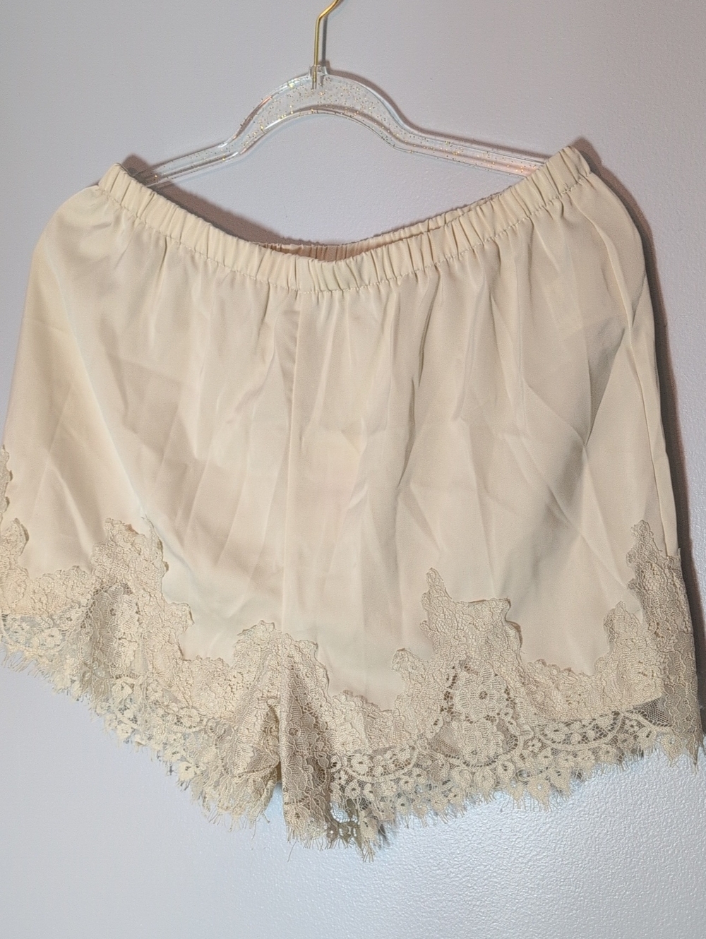 Delicate Lace-Trim Shorts in Cream